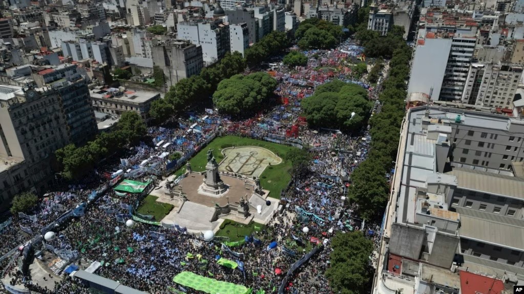General Strike Grips Argentina as Foes Try to Derail President's Austerity Agenda