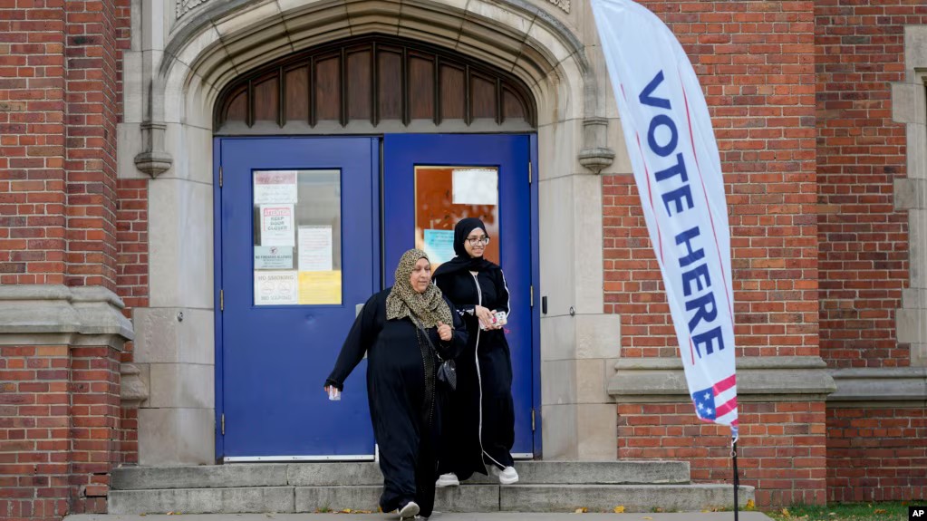 In historic shift, American Muslim and Arab voters desert Democrats