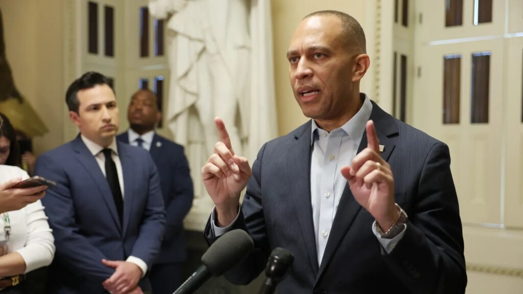 Democrats refuse to cave on health care before meeting with Trump on government shutdown