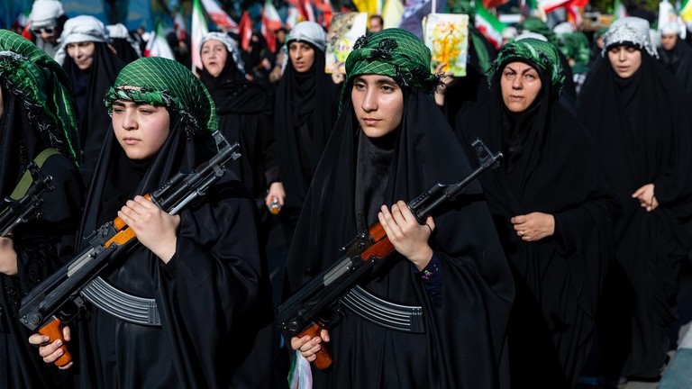 Iranian women take up arms amid US threats